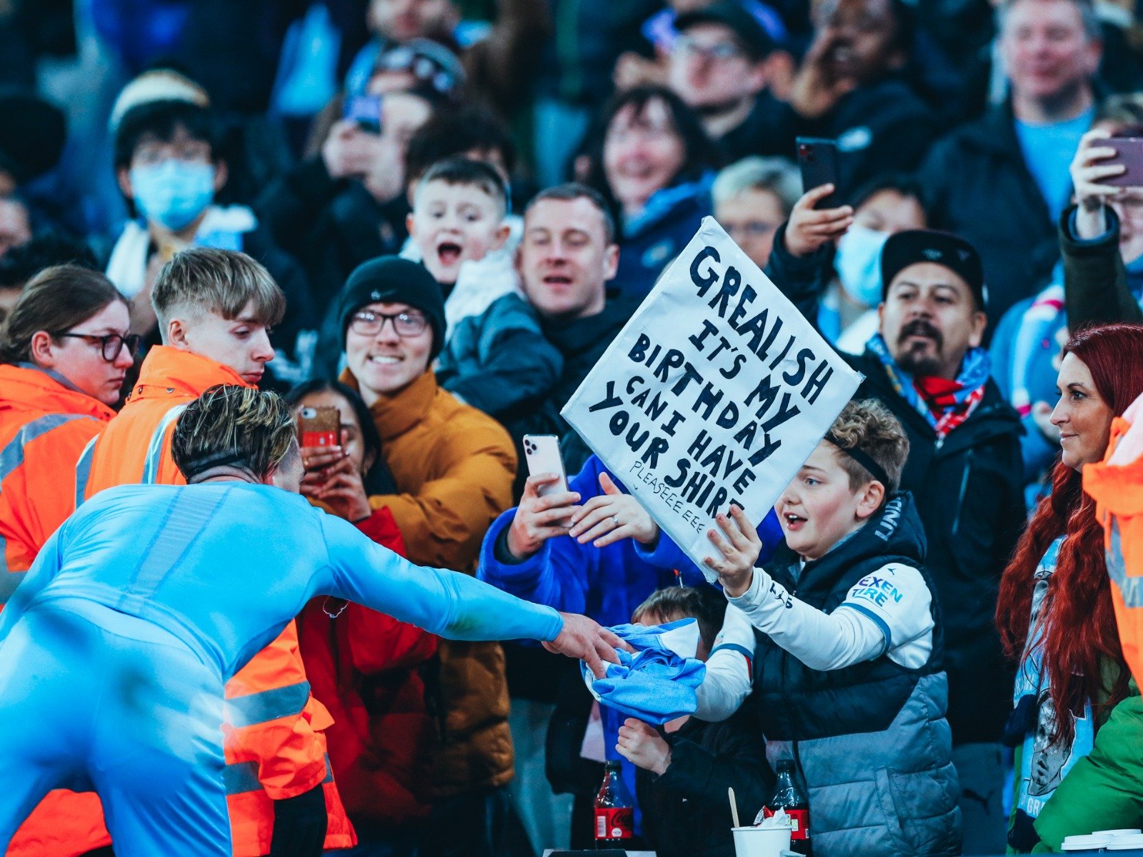 而是對體制 而是對體制